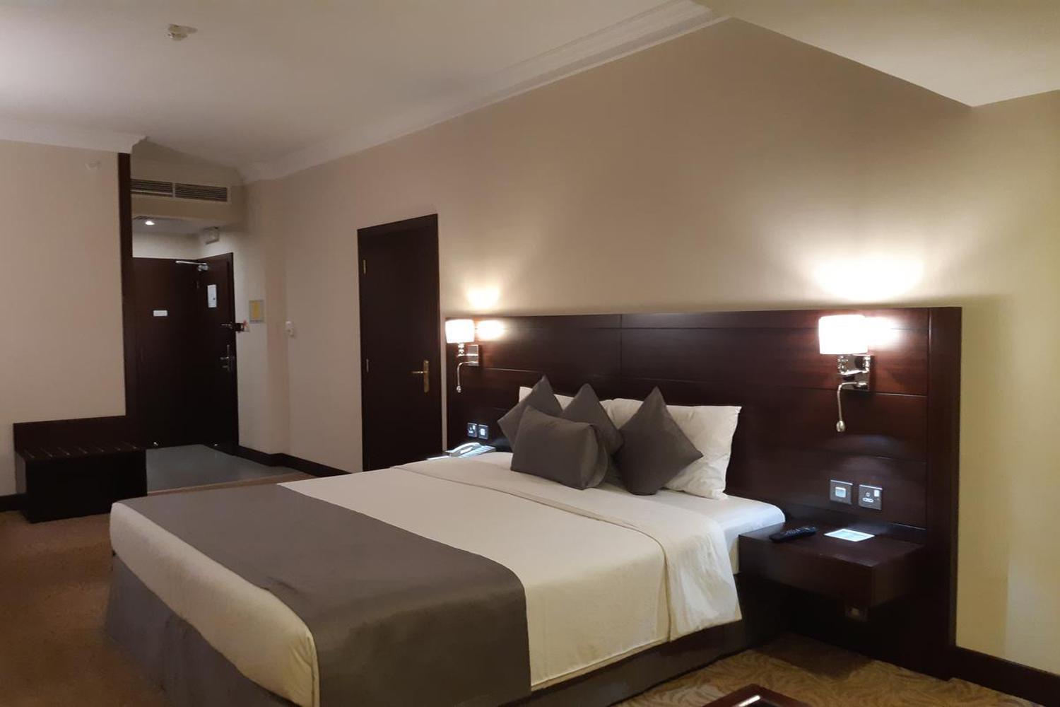 Hotel Luxe Manor Near Delhi Airport New Delhi Exterior photo