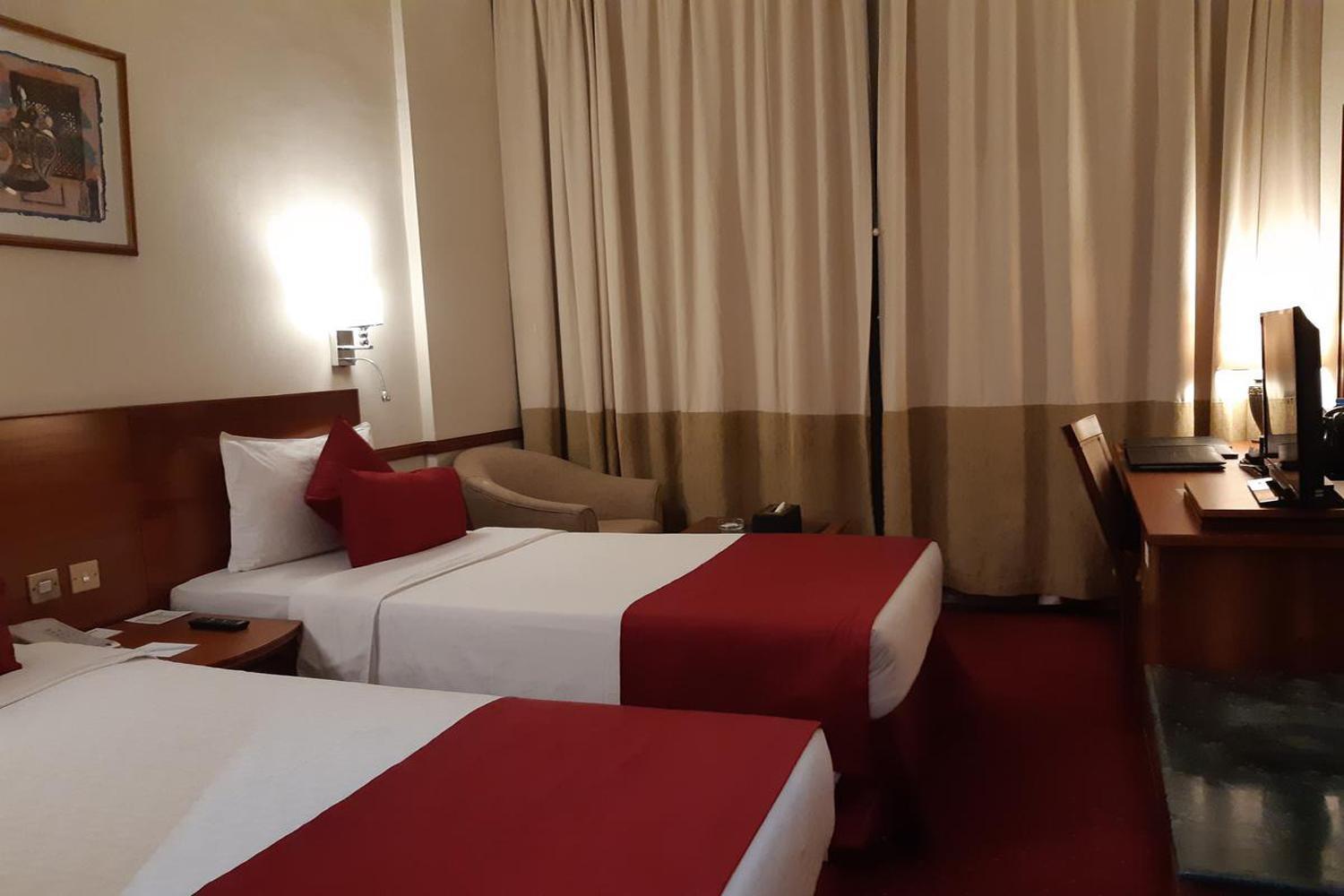 Hotel Luxe Manor Near Delhi Airport New Delhi Exterior photo